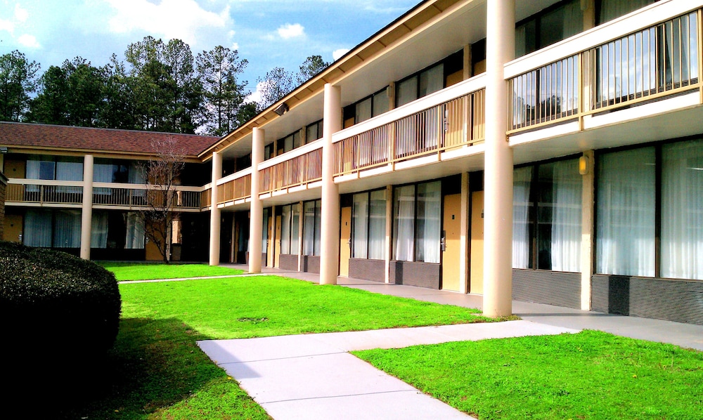 Clarion Inn Southern Pines Pinehurst - photo 33