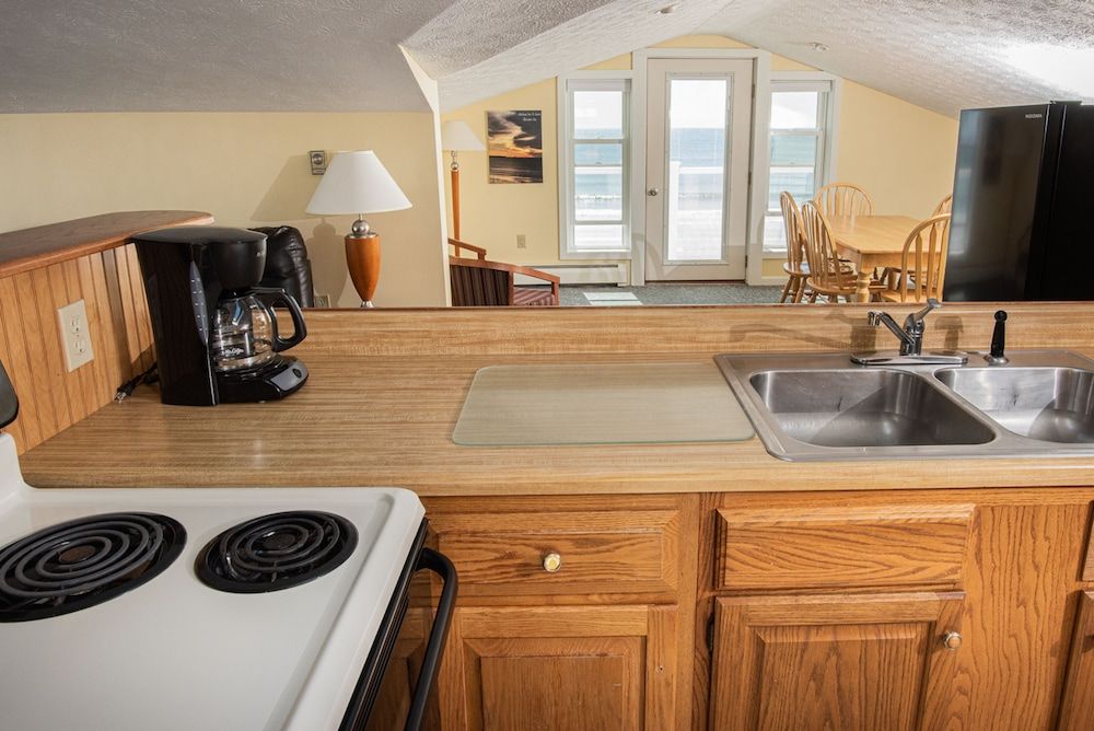 Abellona Inn & Suites - photo 10