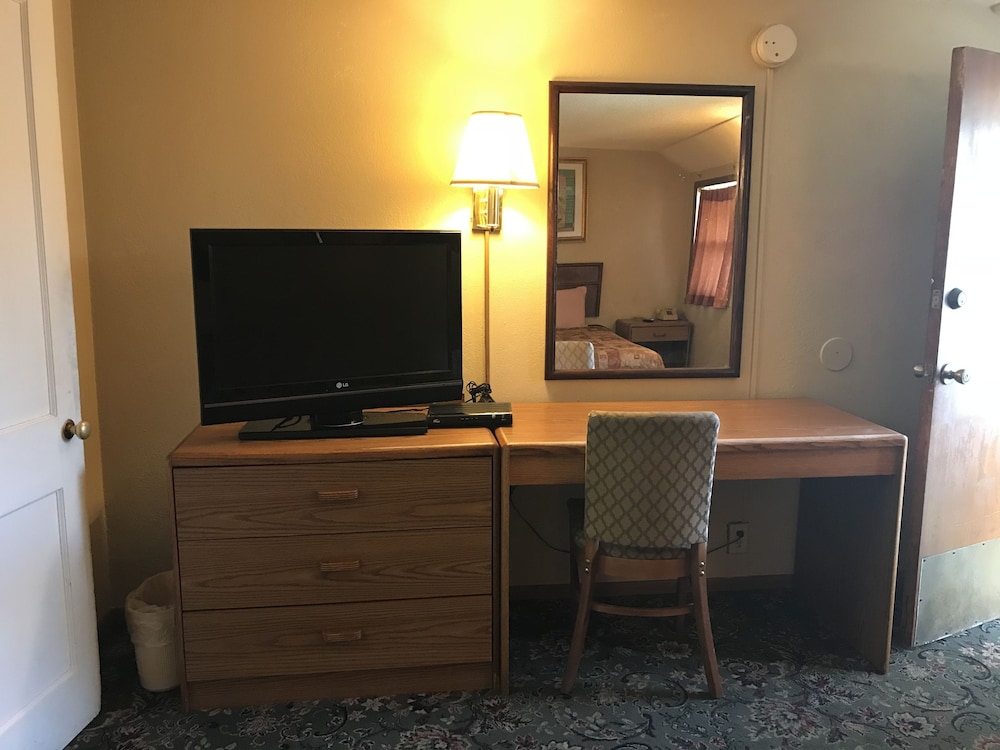 West Motel - photo 12