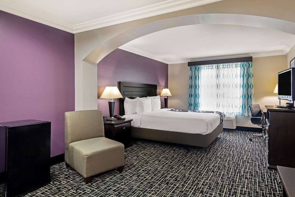 La Quinta Inn & Suites by Wyndham Temecula - photo 18