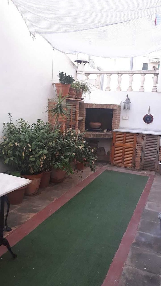 Twin Room In Valencia With Private Bathroom And Large Terrace For Pets — Valencia