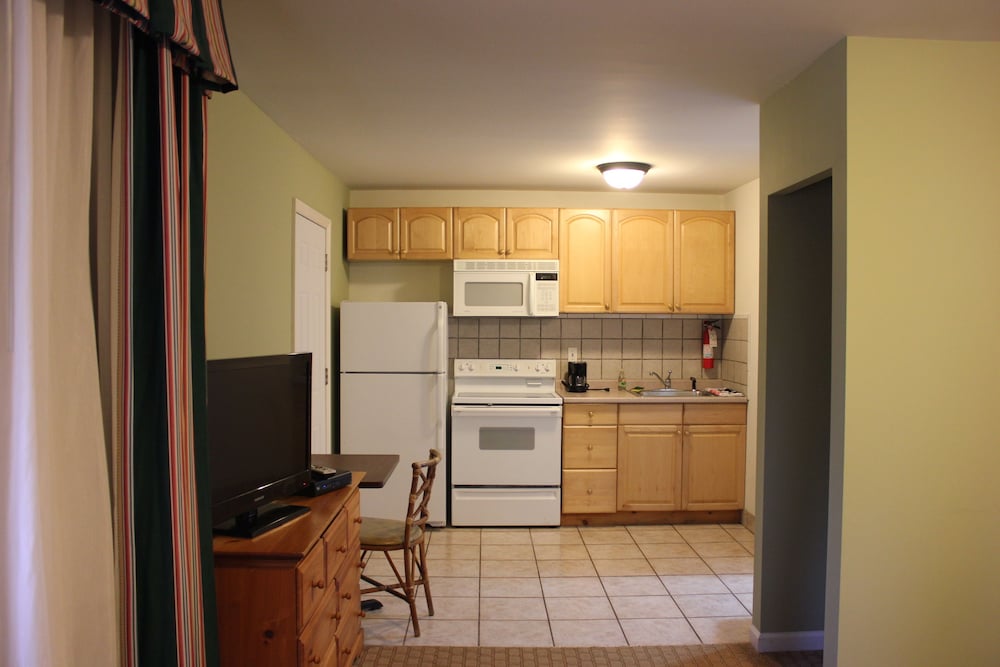 Heidi's Inn - photo 7