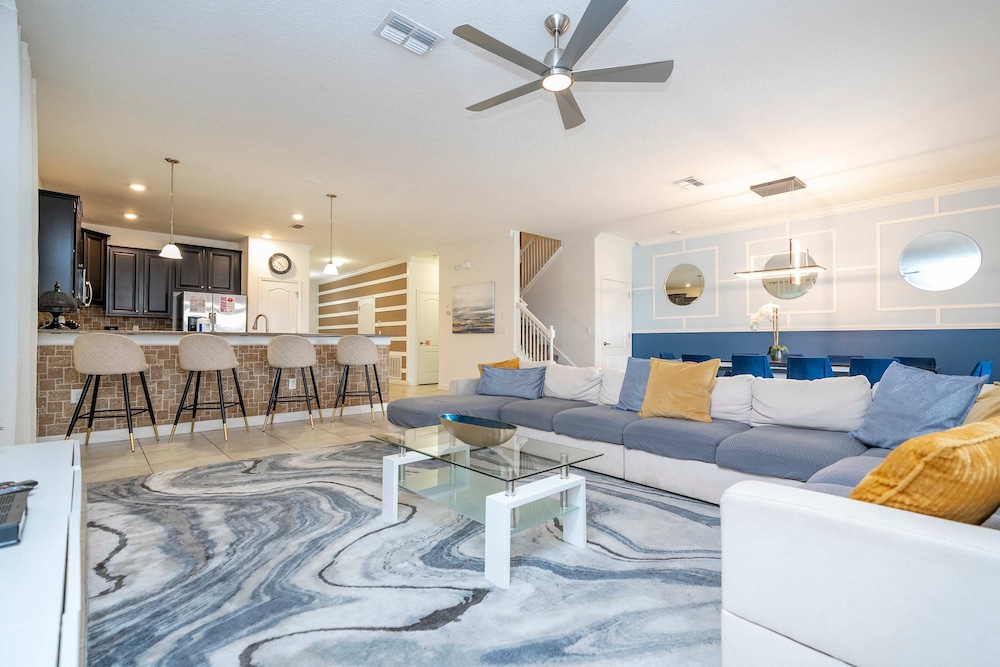1400 Stunning 8bed with amazing game room - photo 41
