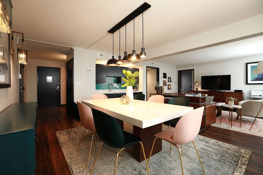 The Beeman Hotel - photo 16
