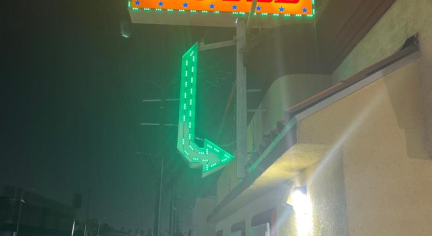 King Motel - photo 2