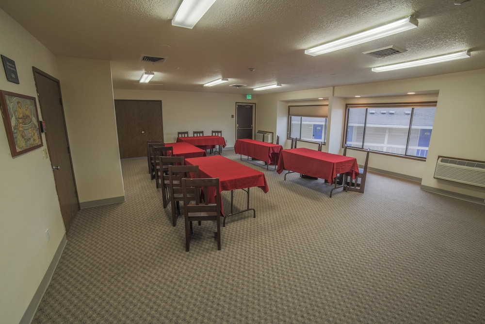 Sunnyside Inn & Suites - photo 99