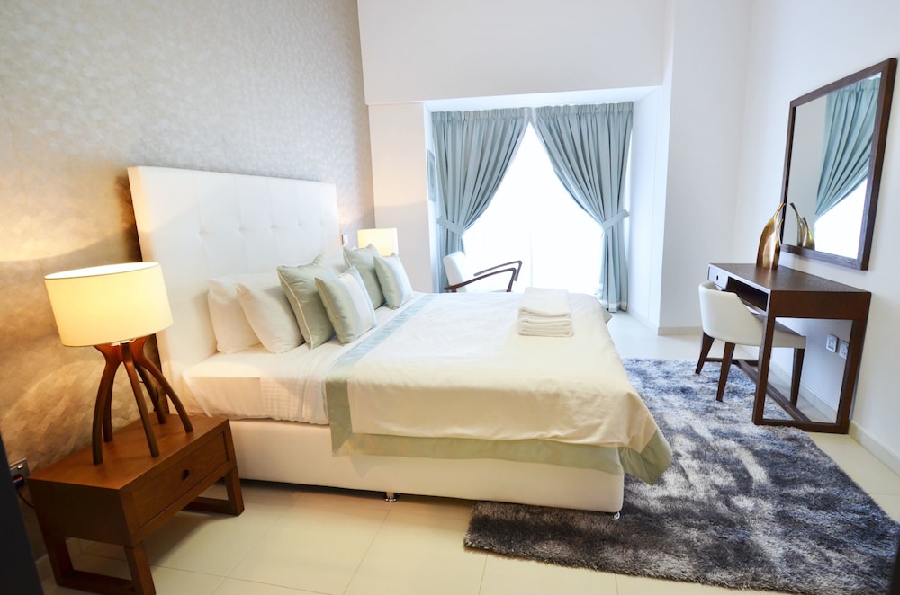 Koh Cayan Tower - carbon neutral hotel in Dubai
