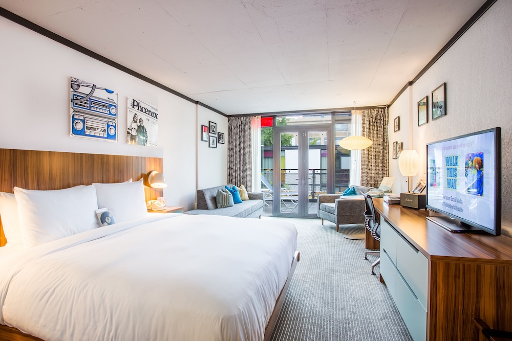 The Verb Hotel - photo 32