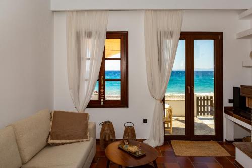 Aeolia Seaside Residence in Kokkari — 4-Star Luxury Hotel in Kokkari, Greece