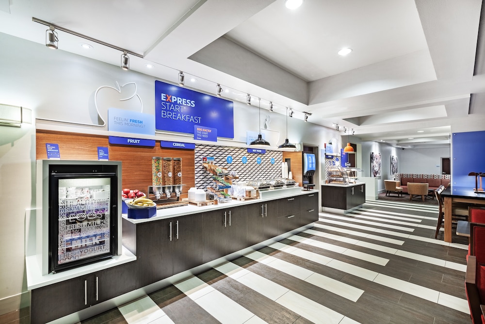 Holiday Inn Express & Suites Shreveport South Park Plaza by IHG - photo 17