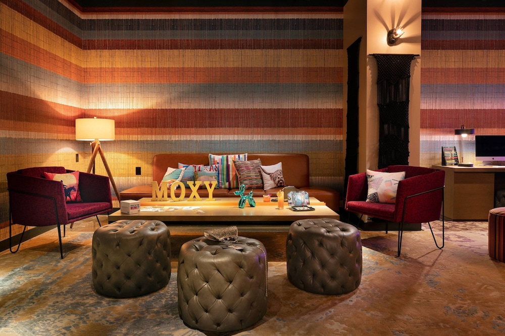 Moxy Austin University - photo 2