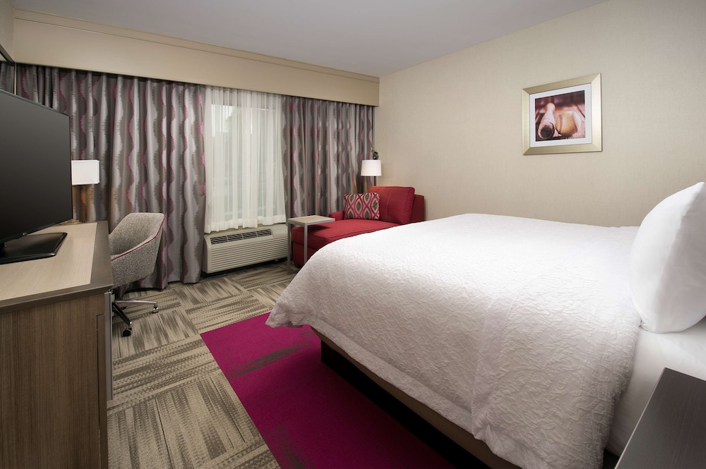 Hampton Inn Huntsville Village of Providence - photo 16
