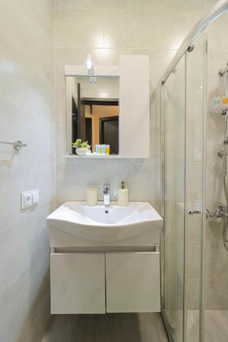 Comfortable 2BR Apt with 3 Balconies by Wehost