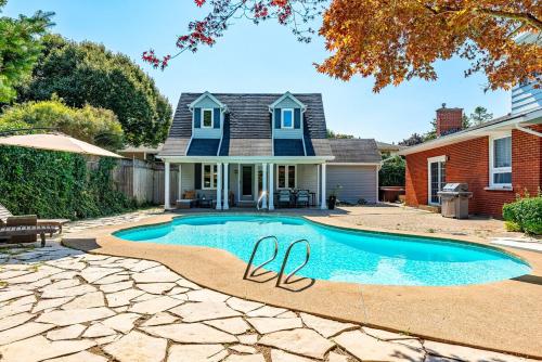 Luxury Old Town Winter Retreat Hot Tub and Games — hotel near Niagara District Airport