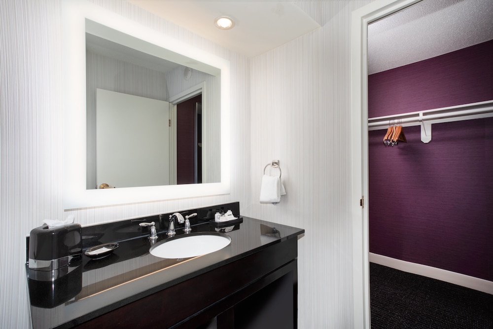 Crowne Plaza Kansas City Downtown by IHG - photo 26