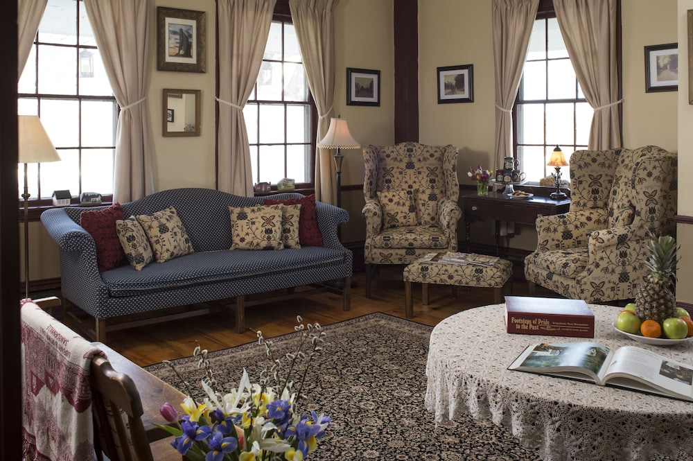 Wakefield Inn & Restaurant - photo 25