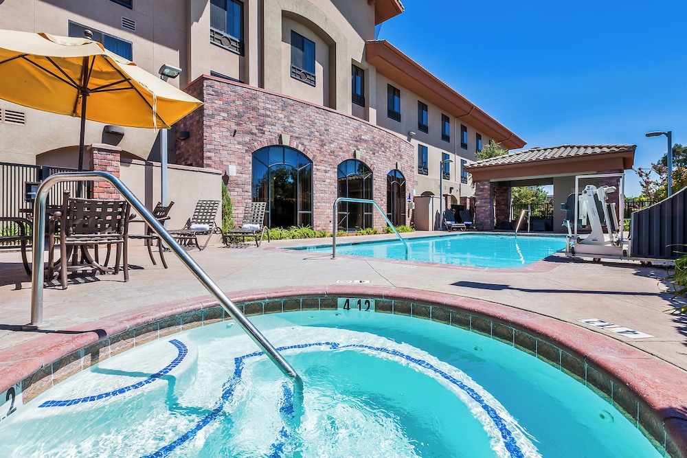 Holiday Inn Express Hotel & Suites Atascadero by IHG - photo 42