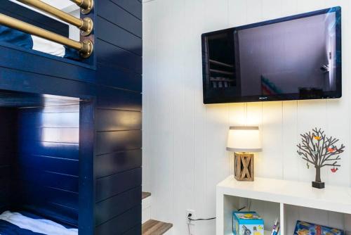 Conch West by Oak Island Accommodations - photo 8