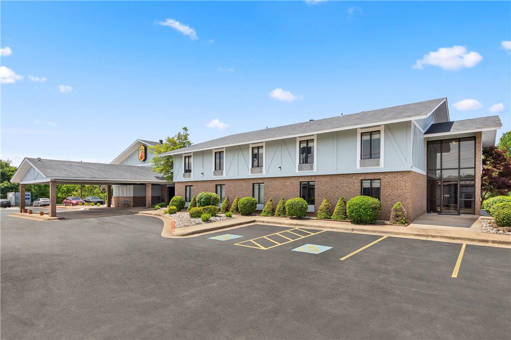 Super 8 by Wyndham Harrison AR - photo 3
