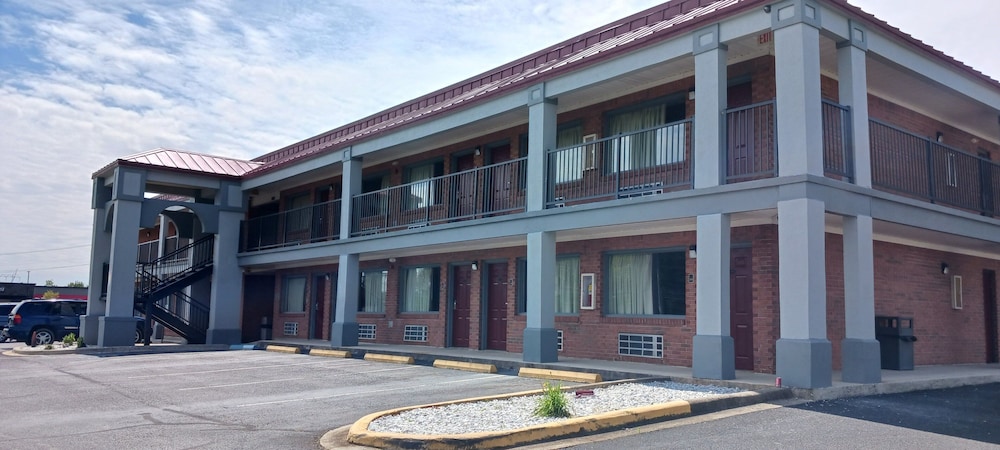 Red Roof Inn & Suites Scottsboro - photo 43