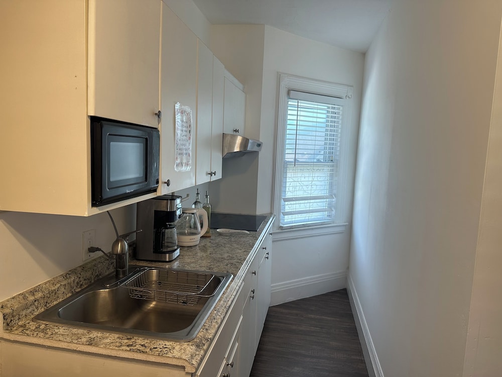 Cozy Private Bedrooms Kitchen Wifi - photo 31