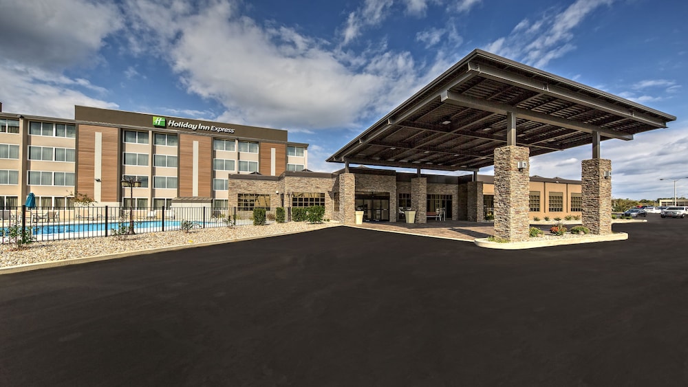 Holiday Inn Express Louisville Airport Expo Center By Ihg — Louisville