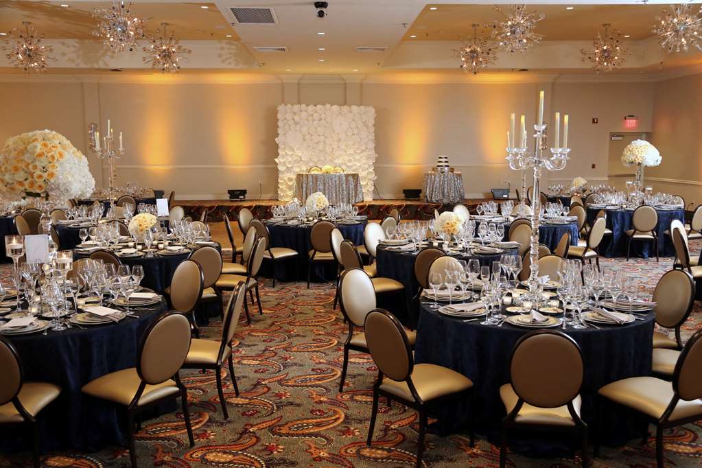 Washington Plaza Hotel - photo 43
