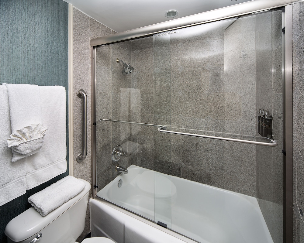 The Whitehall Houston - photo 25