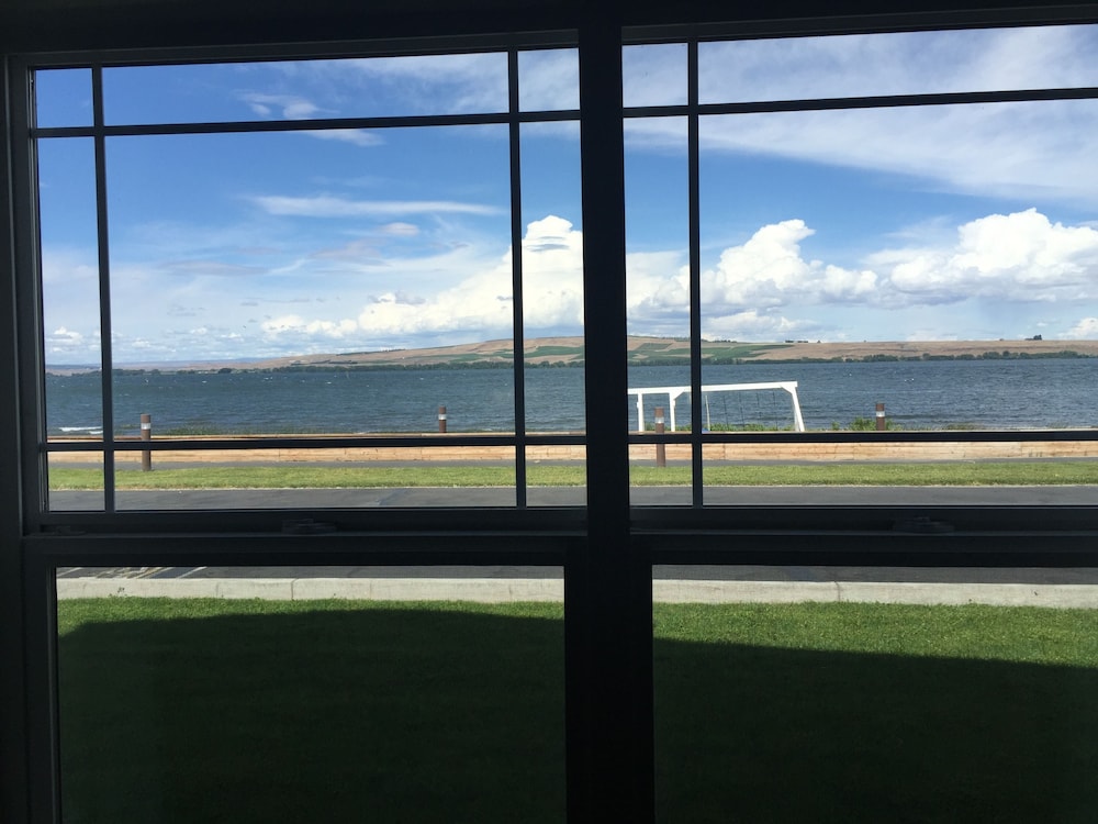 River Lodge And Grill - photo 23