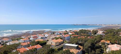Apartment Superbe vue mer le chateau d'olonne — 4-Star Luxury Hotel in Chateau-D'olonne, France