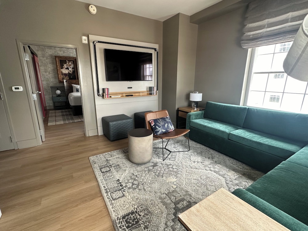 Hotel Indigo Baton Rouge Downtown by IHG - photo 15
