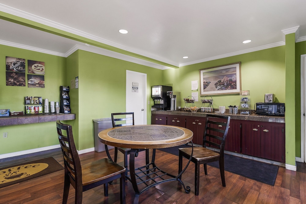 Grace Light Inn - photo 9