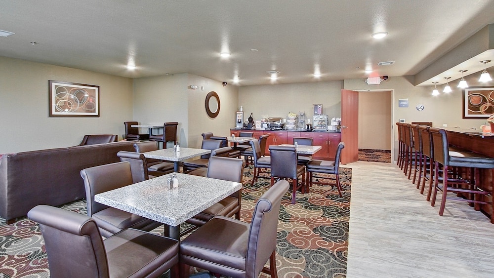 Cobblestone Hotel & Suites Pulaski Green Bay - photo 39