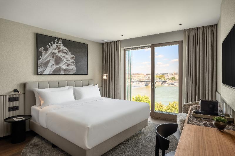 Leon Hotel & Lounge — 4-Star Luxury Hotel in Budapest, Hungary