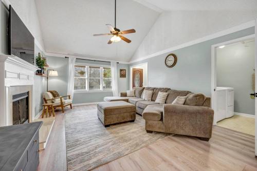 Sawgrass Cottage 3BR w Deck — 4-Star Luxury Hotel in Columbia, United States