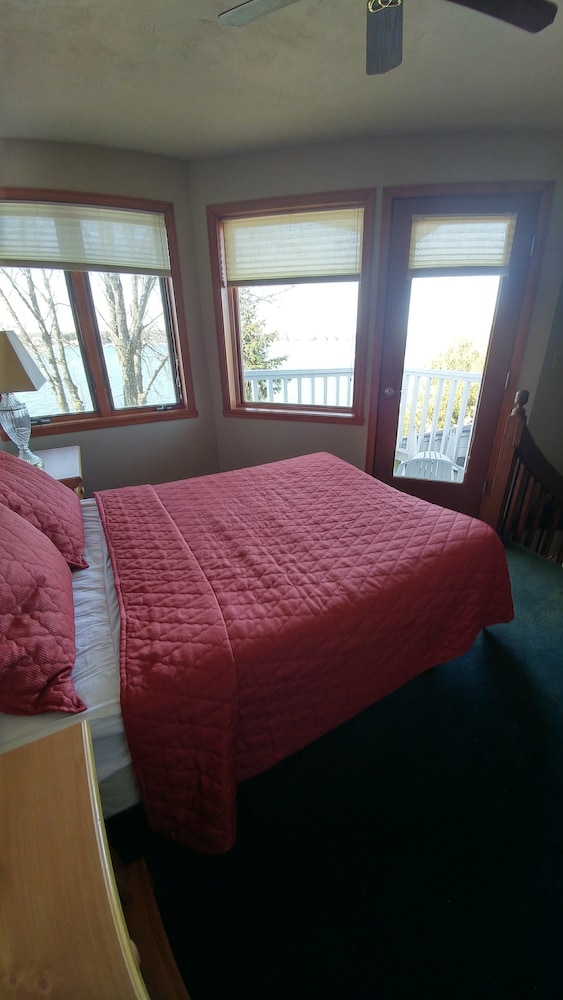 Snug Harbor Inn - photo 36