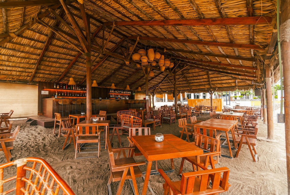 Artisan Family Hotels And Resorts Playa Esmeralda