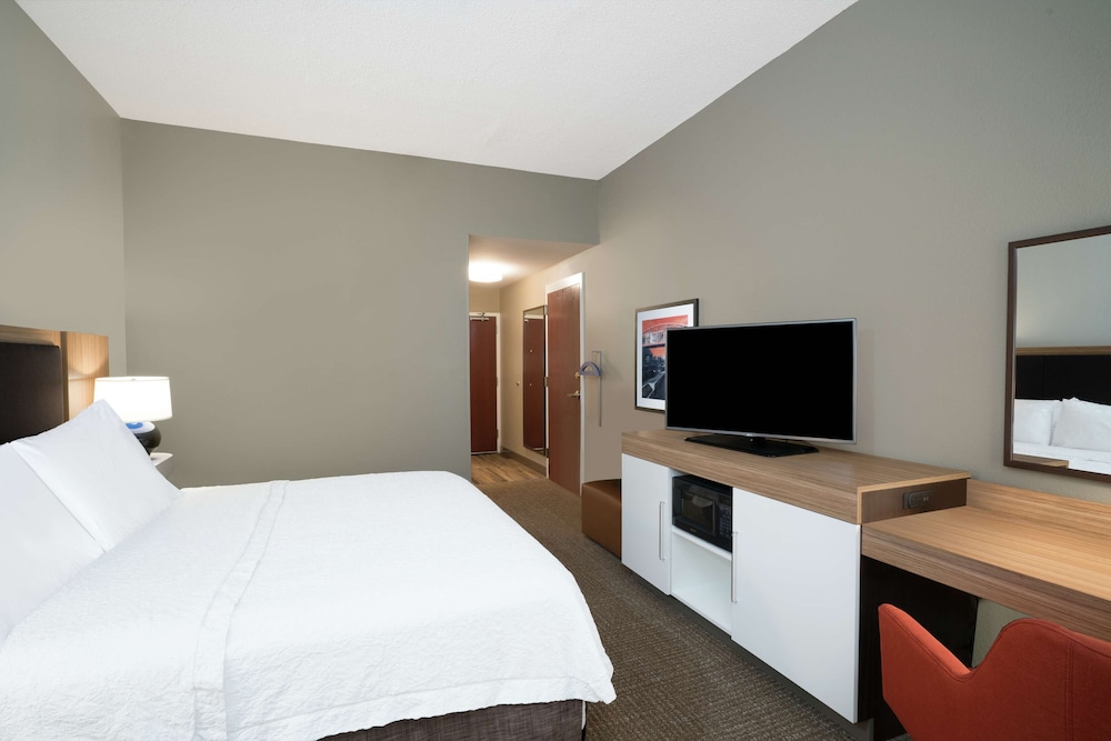 Hampton Inn Madison Huntsville Airport - photo 10
