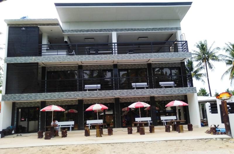 Strangers Inn & Bar in General Luna, Philippines