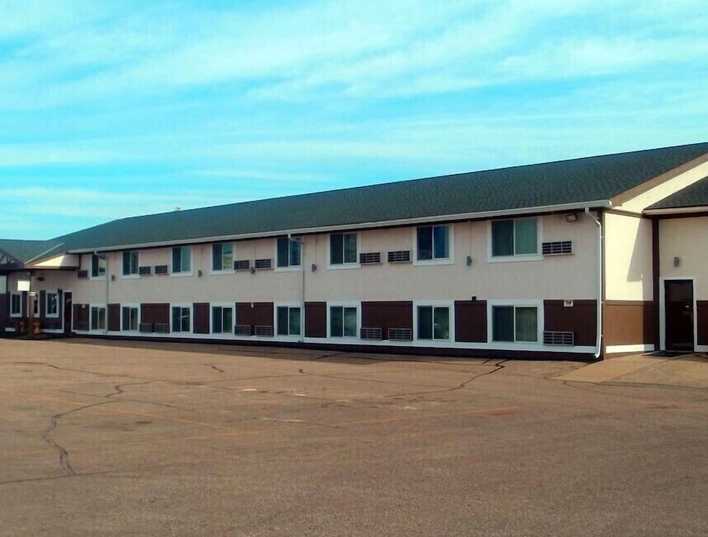 Faribault Hometown Inn & Suites - photo 29
