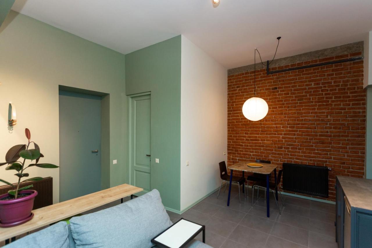 Historic Modern 1BR Apartment In The Centre