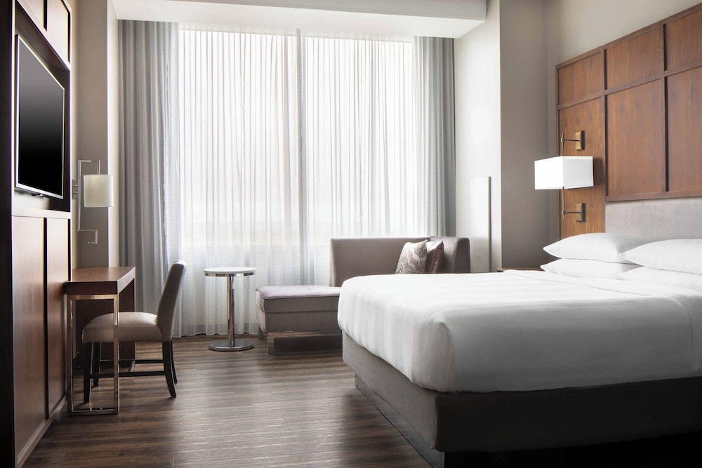 Omaha Marriott Downtown at the Capitol District - photo 10
