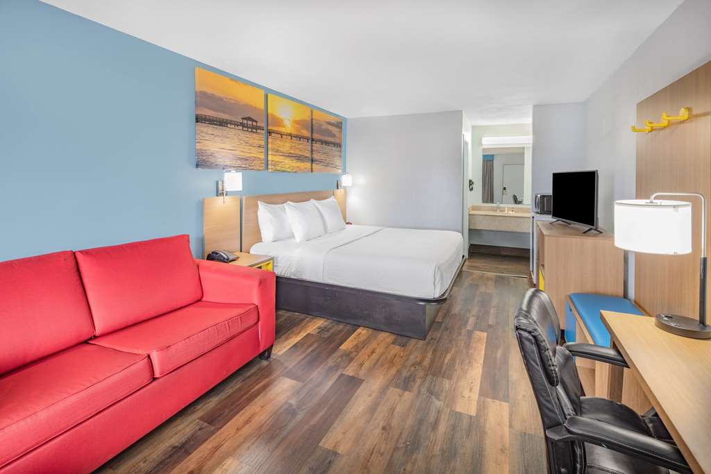Days Inn by Wyndham Pensacola I 10 - photo 21