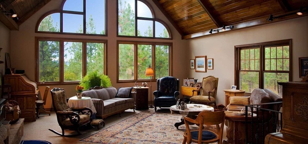 Idahome Bed and Breakfast — 5-Star Luxury Hotel in Post Falls, United States