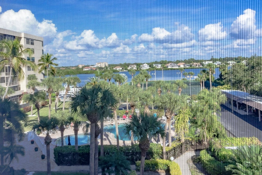 Harbor Towers 4th Fl Pool & Bay Views End Unit - photo 6