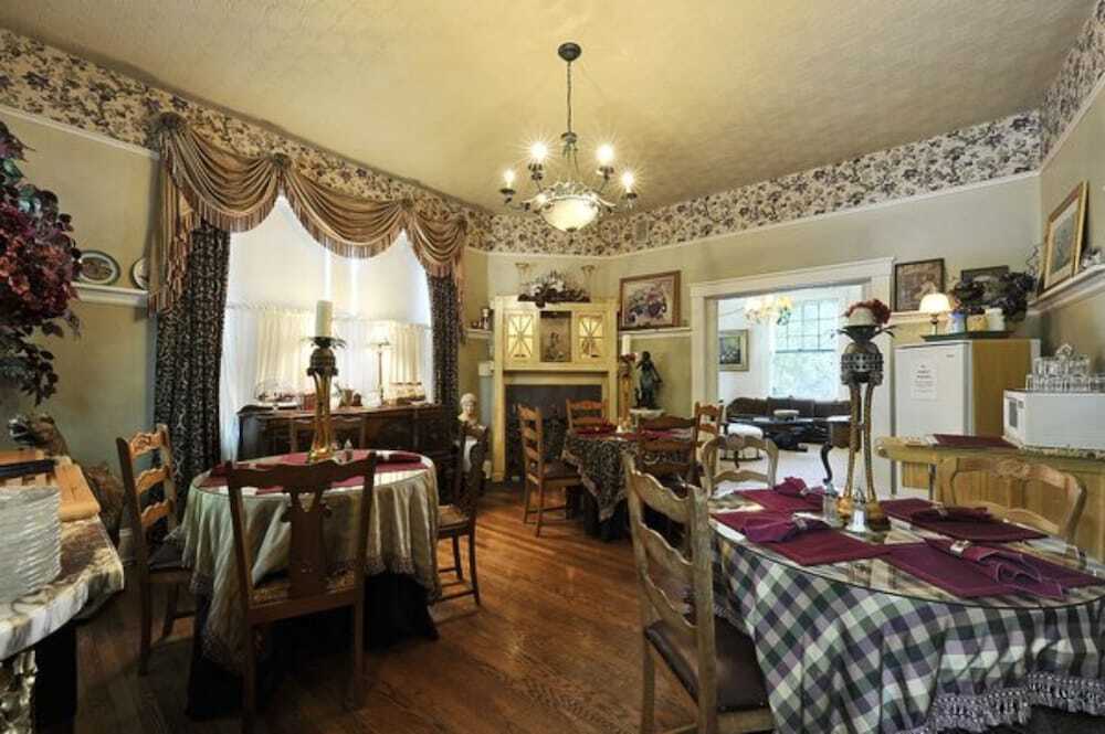Austin's Inn at Pearl Street - photo 15