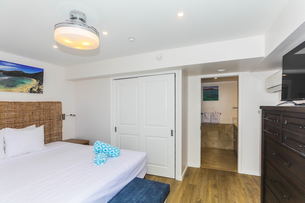 Fully Furnished Ilikai Tower 525 Condo With Free Wifi Near Best Waikiki Beaches by RedAwning - photo 8