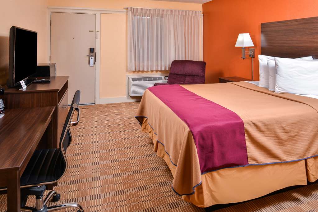 Americas Best Value Inn Ellsworth - photo 6