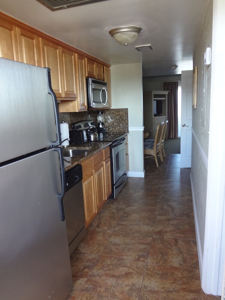Lighthouse Cove Resort - photo 8