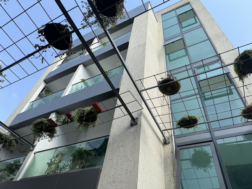 The Six Apparthotel - last minute hotel in Abidjan